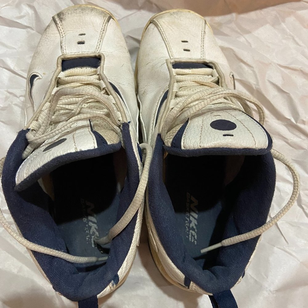 Vintage Nike Sneakers